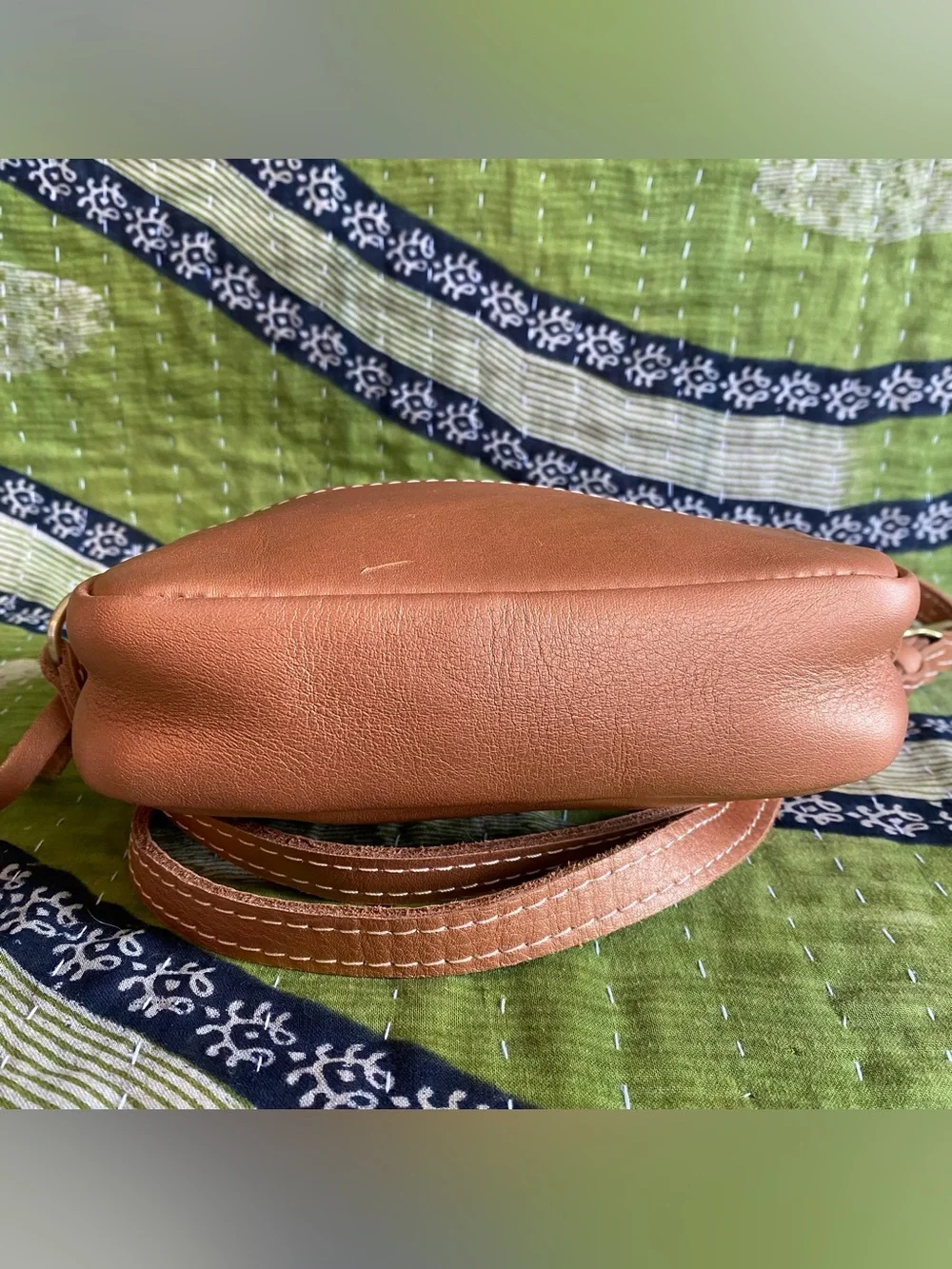 Portland Leather Goods Havana Small Leather Camera Crossbody Bag - Retired - Picture 7 of 16